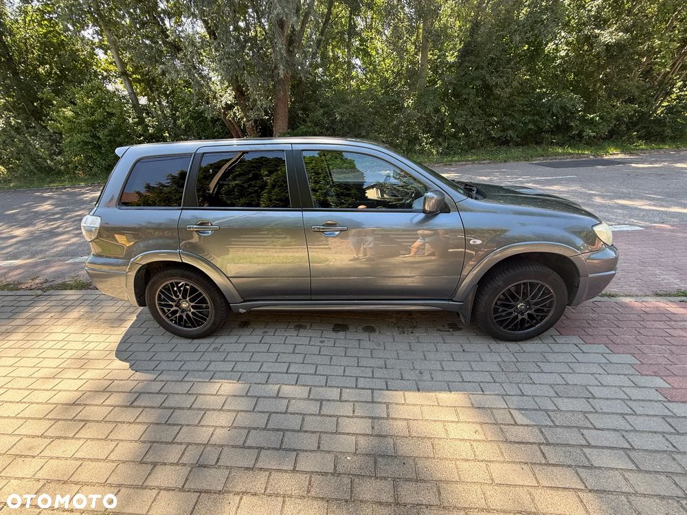 Mitsubishi Outlander 2.0 Turbo 4WD - 2