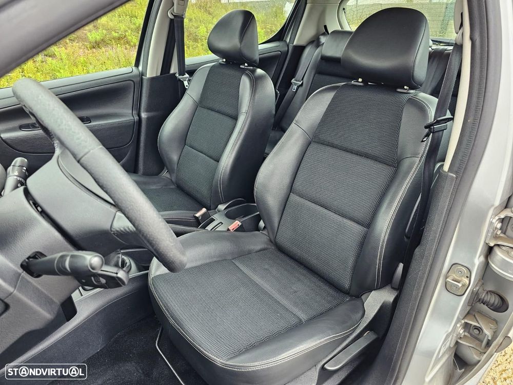 Peugeot 207 1.6 HDi 98g - 11