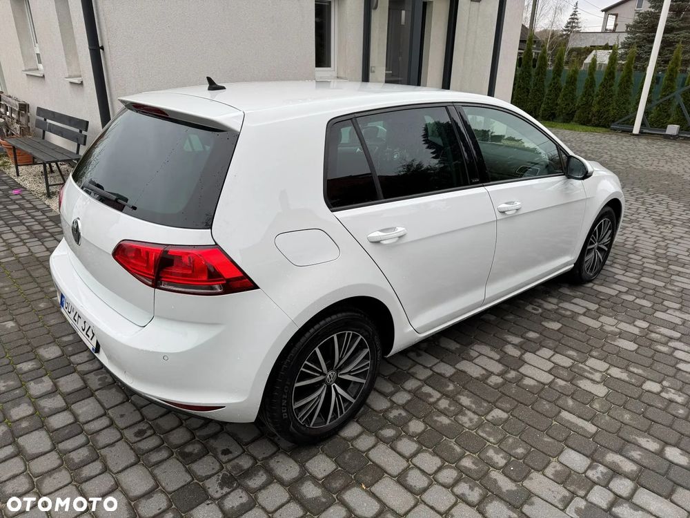 Volkswagen Golf - 6