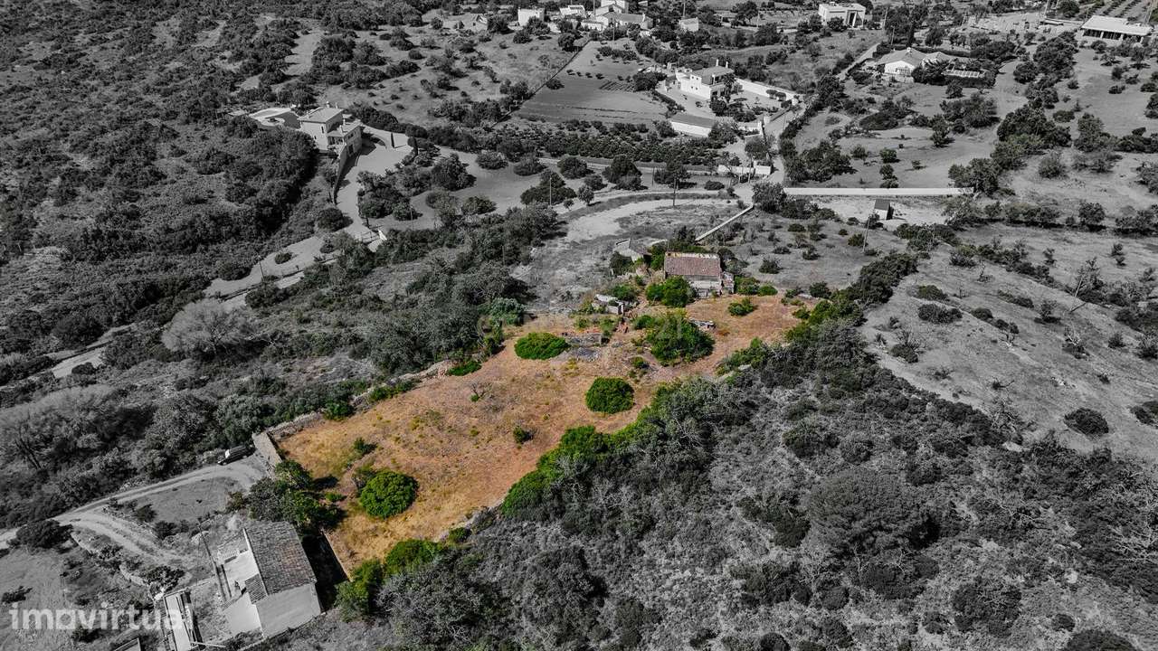 TERRENO COM RUÍNA DE 2920M2 EM PÊRA - Grande imagem: 2/19
