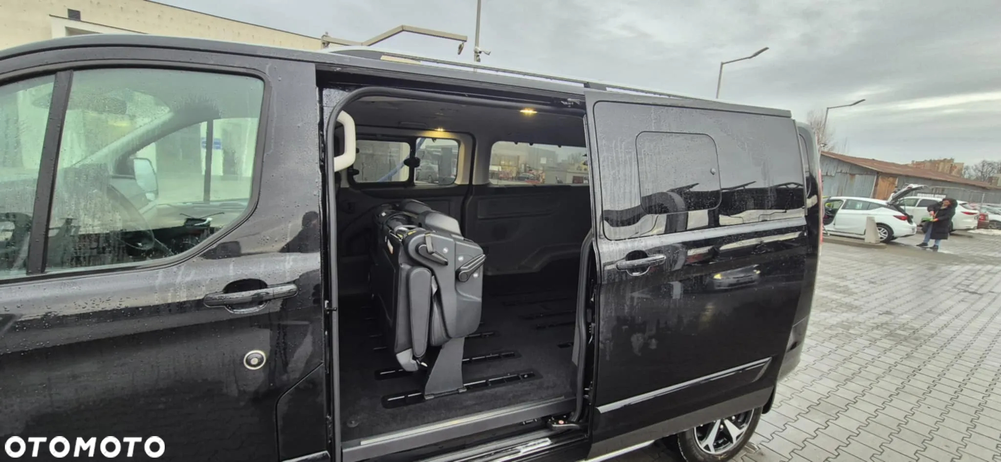 Ford Tourneo Custom - 6
