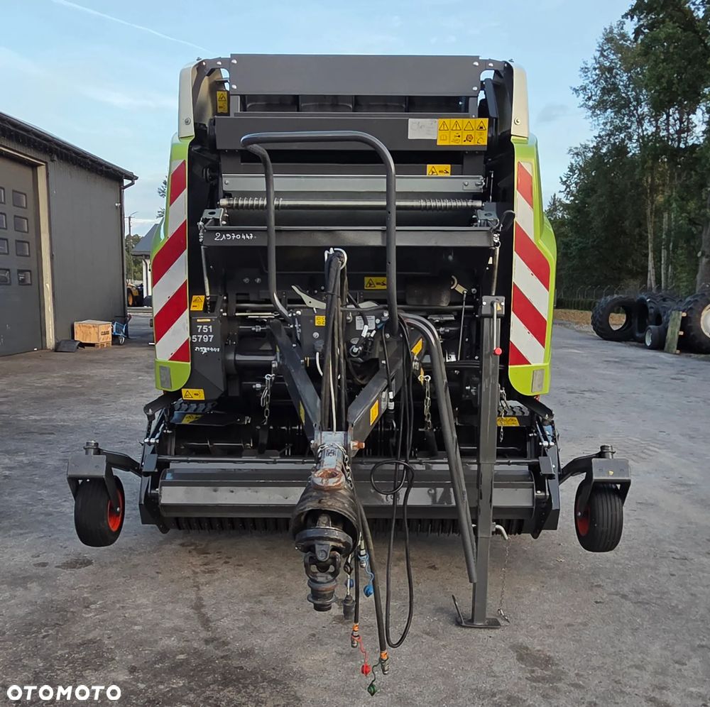 Claas Variant 465 RC - 3