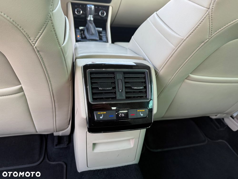 Skoda Superb 2.0 TDI L&K DSG - 13