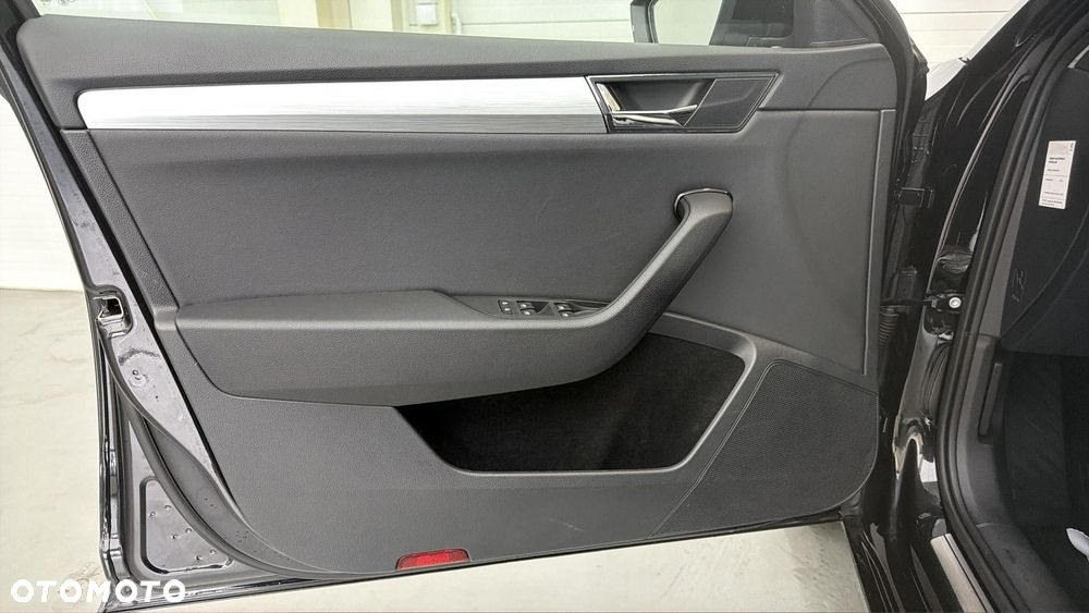 Skoda Superb 2.0 TDI SCR Ambition DSG - 10