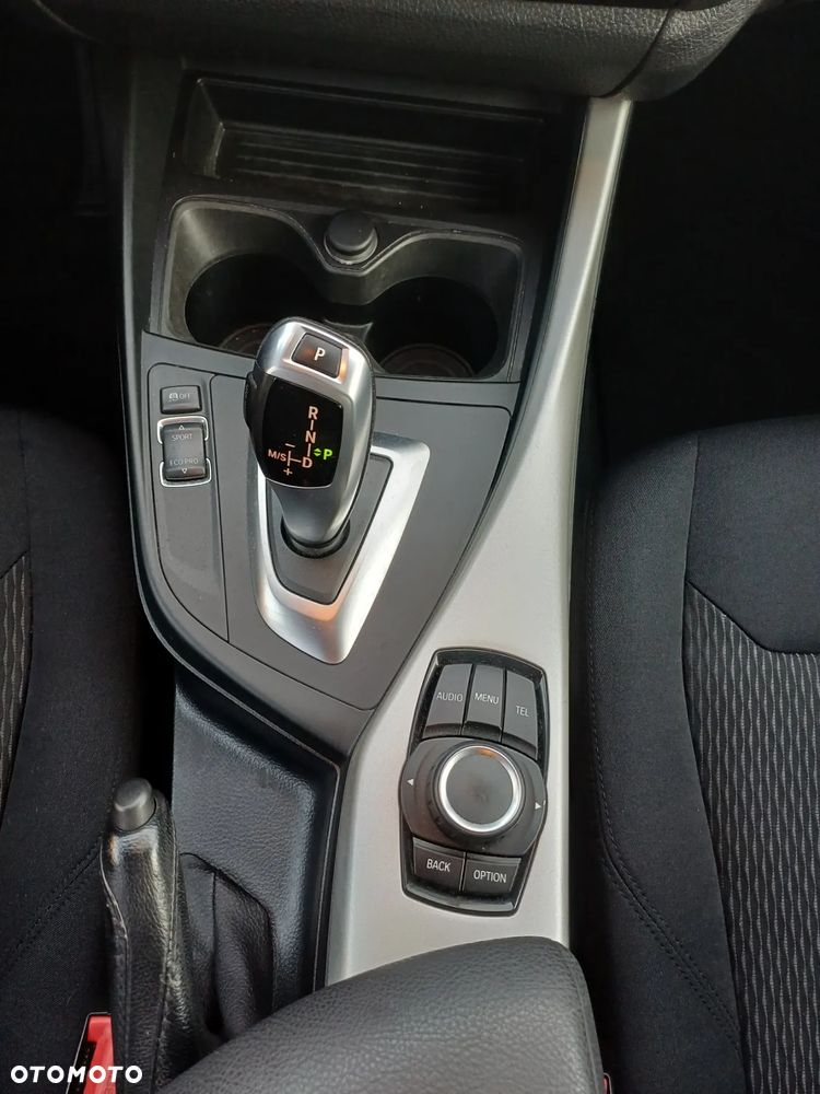 BMW Seria 1 118i Sport Line - 12