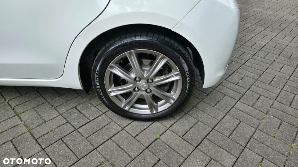 Toyota Yaris 1.33 Premium - 11