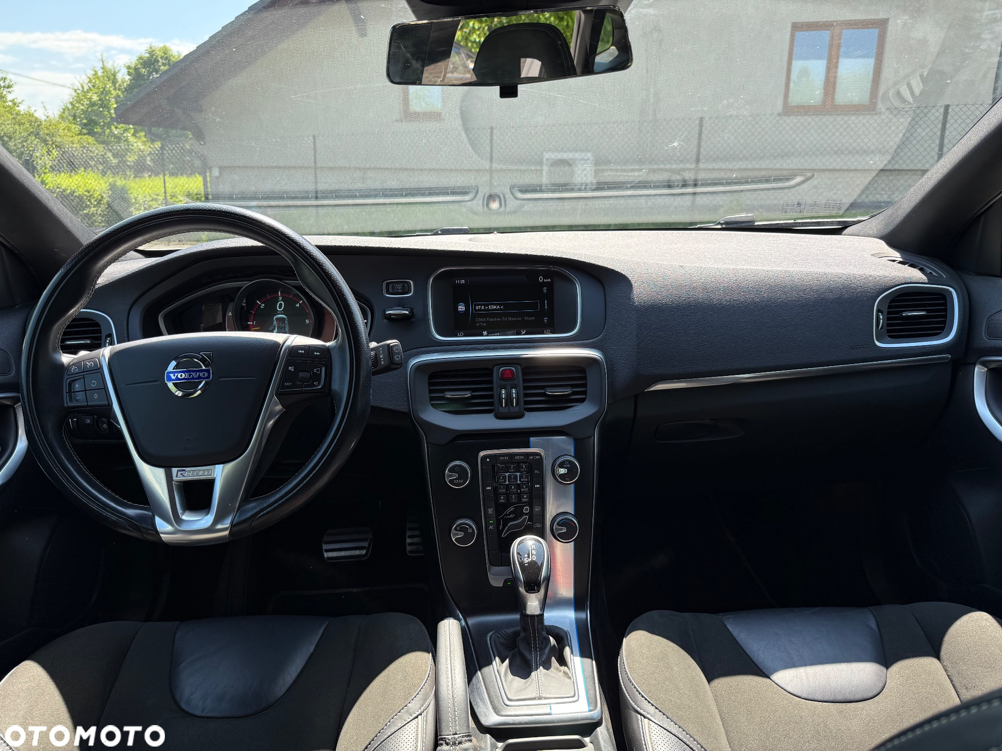 Volvo V40 D4 Geartronic R Design - 16