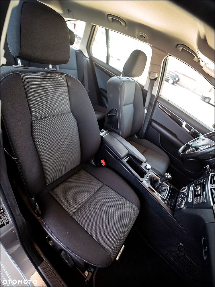 Mercedes-Benz Klasa C 180 (BlueEFFICIENCY) Elegance - 35