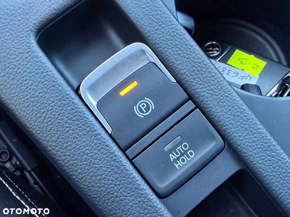 Volkswagen Passat 2.0 TDI SCR Style DSG - 18