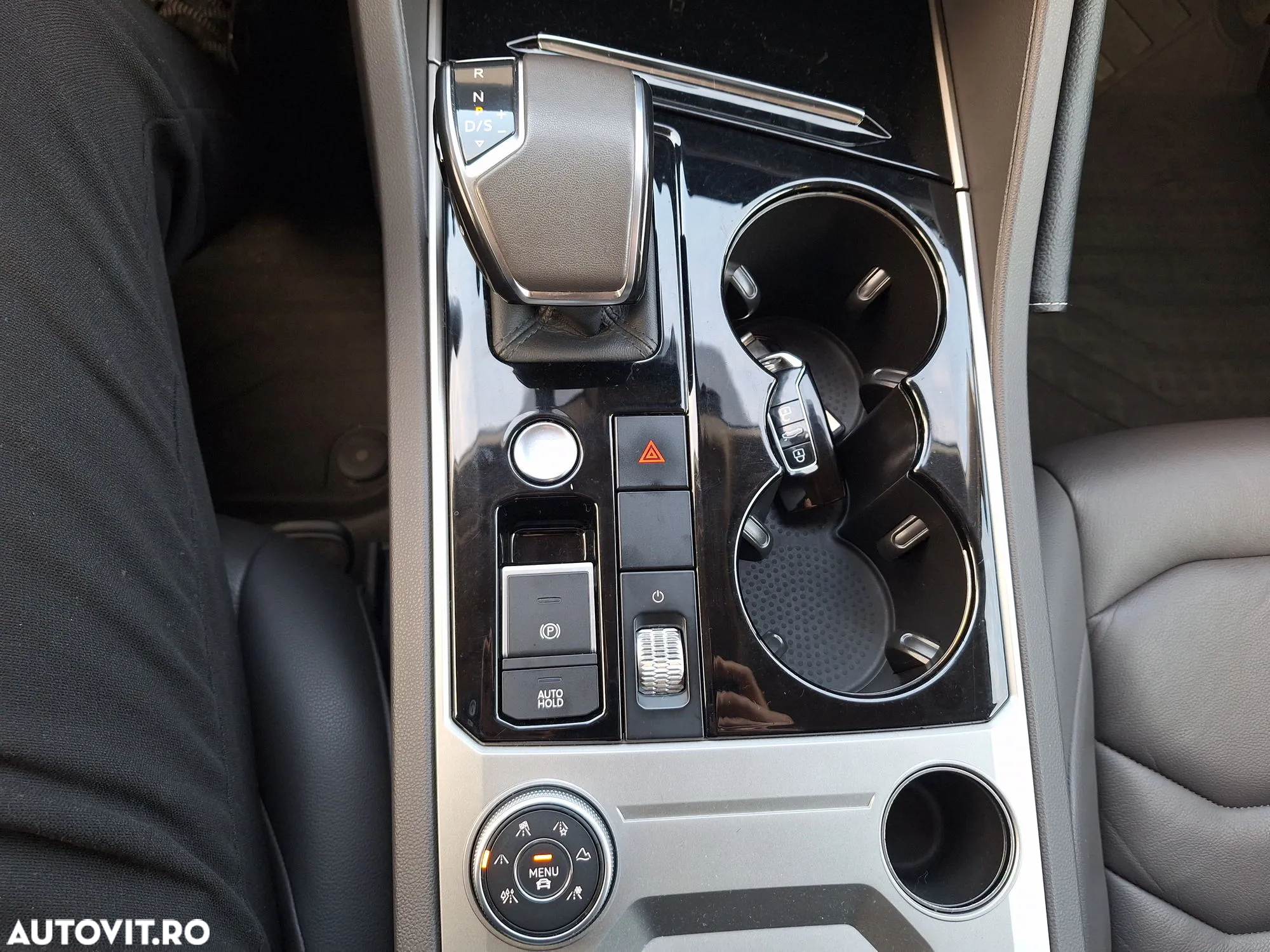 Volkswagen Touareg - 16