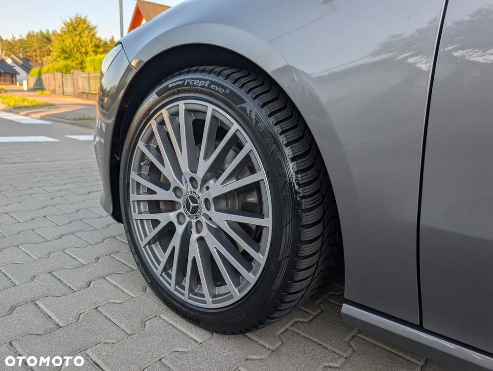 Mercedes-Benz CLA 200 d Progressive 8G-DCT - 33