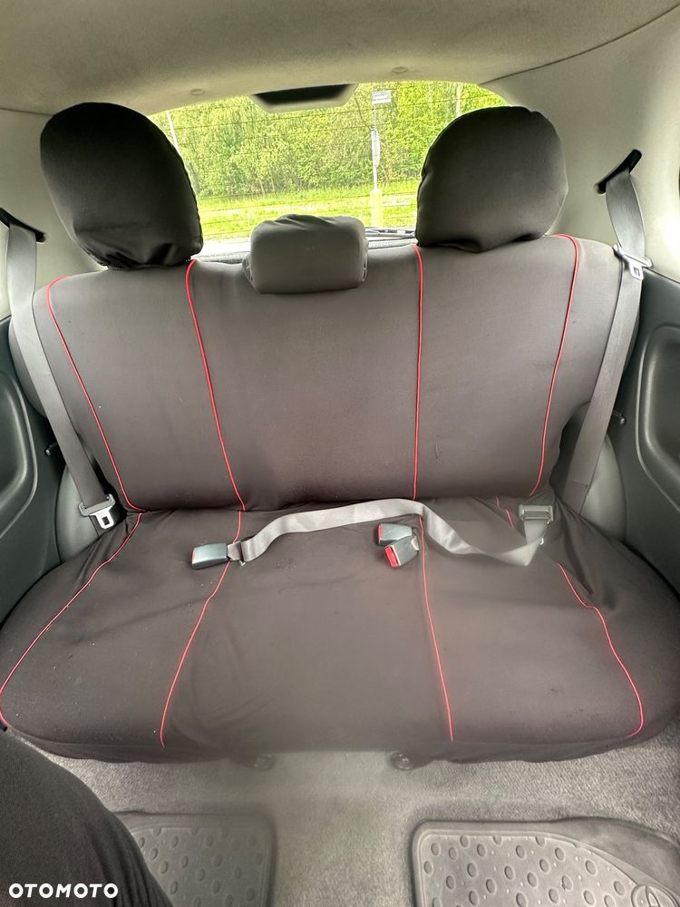 Toyota Yaris 1.0 Base - 8