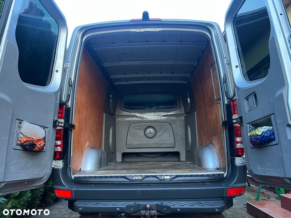 Mercedes-Benz Sprinter - 10
