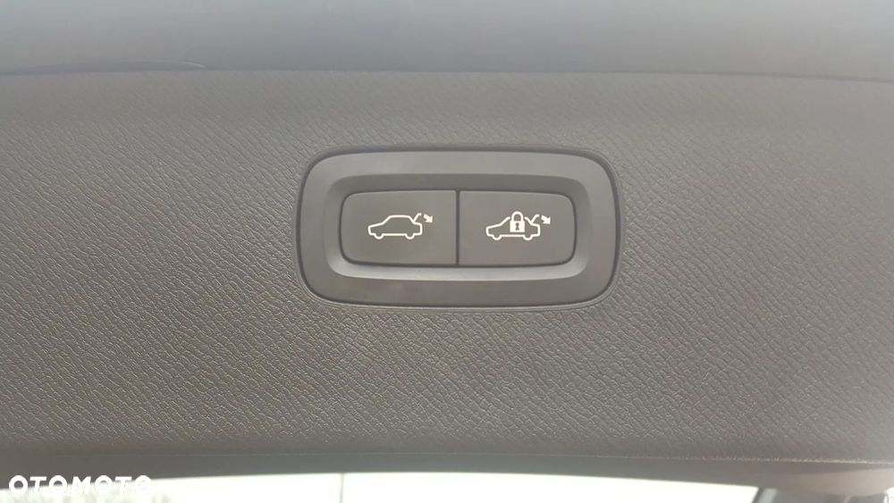 Volvo XC 90 T5 AWD Geartronic Momentum - 29