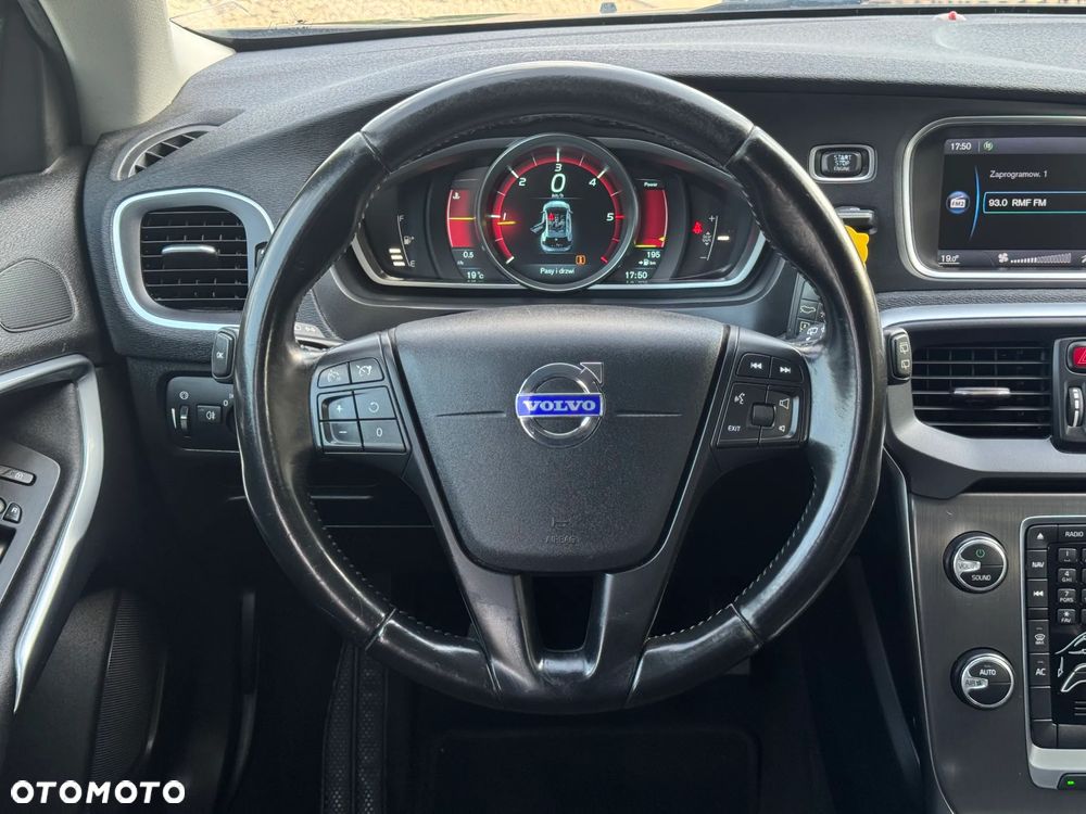 Volvo V40 D2 Momentum - 11