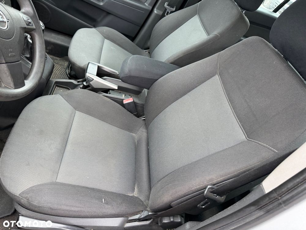 Opel Zafira 1.9 CDTI Essentia - 16