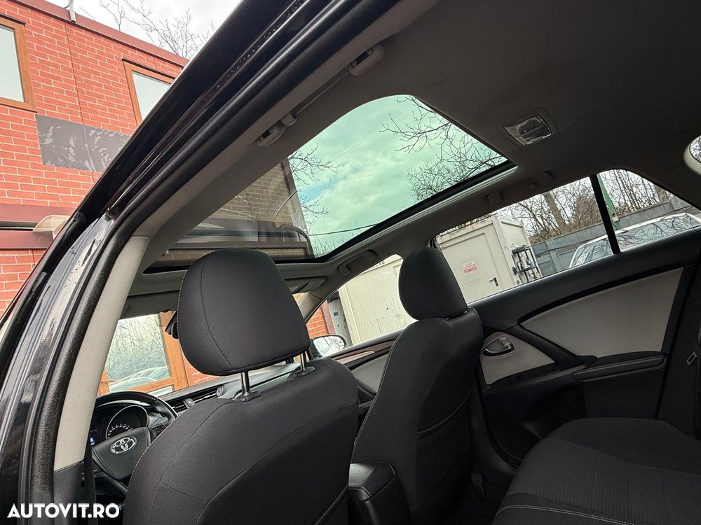 Toyota Avensis 2.0 D-4D Elegance - 21