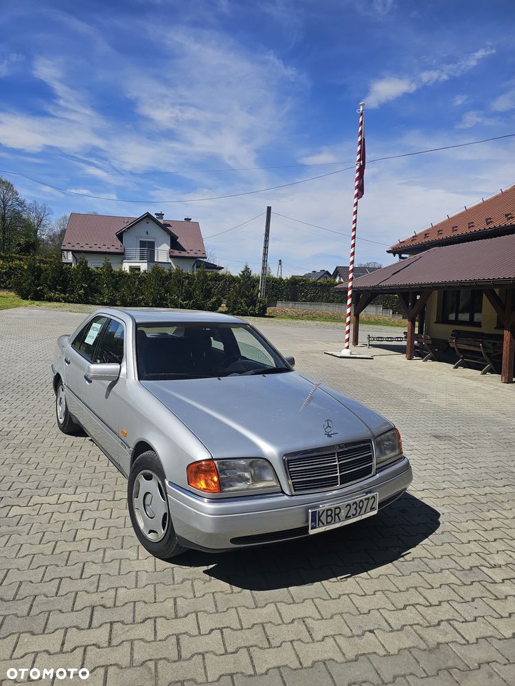 Mercedes-Benz Klasa C 180 Elegance - 9