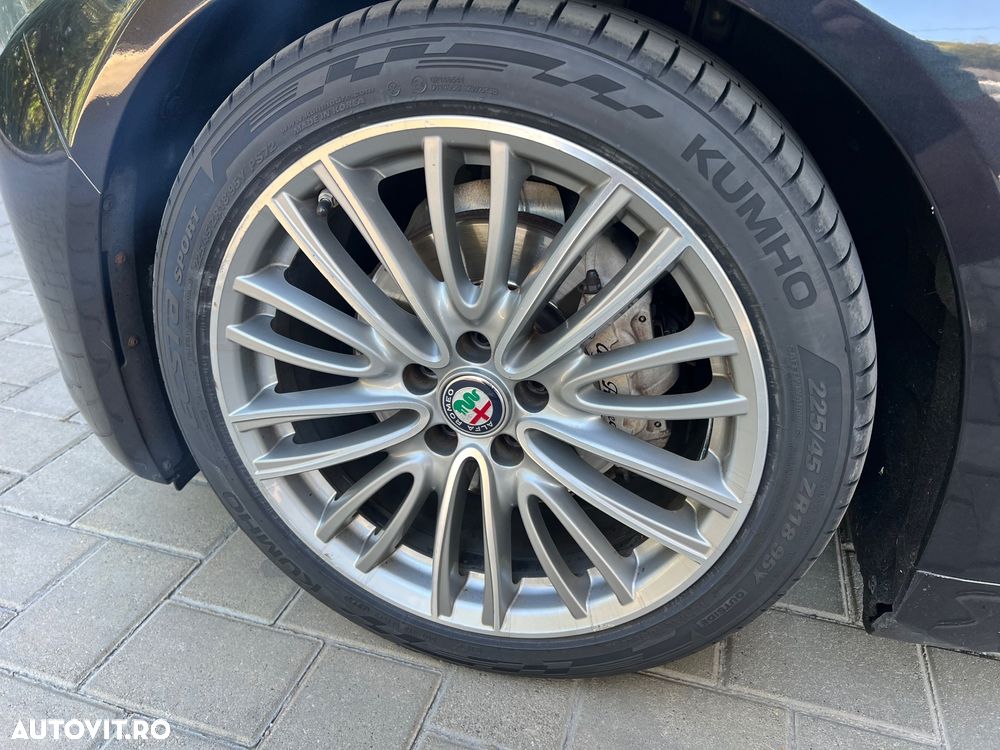 Alfa Romeo Giulia 2.2 Diesel AT8 Executive - 13