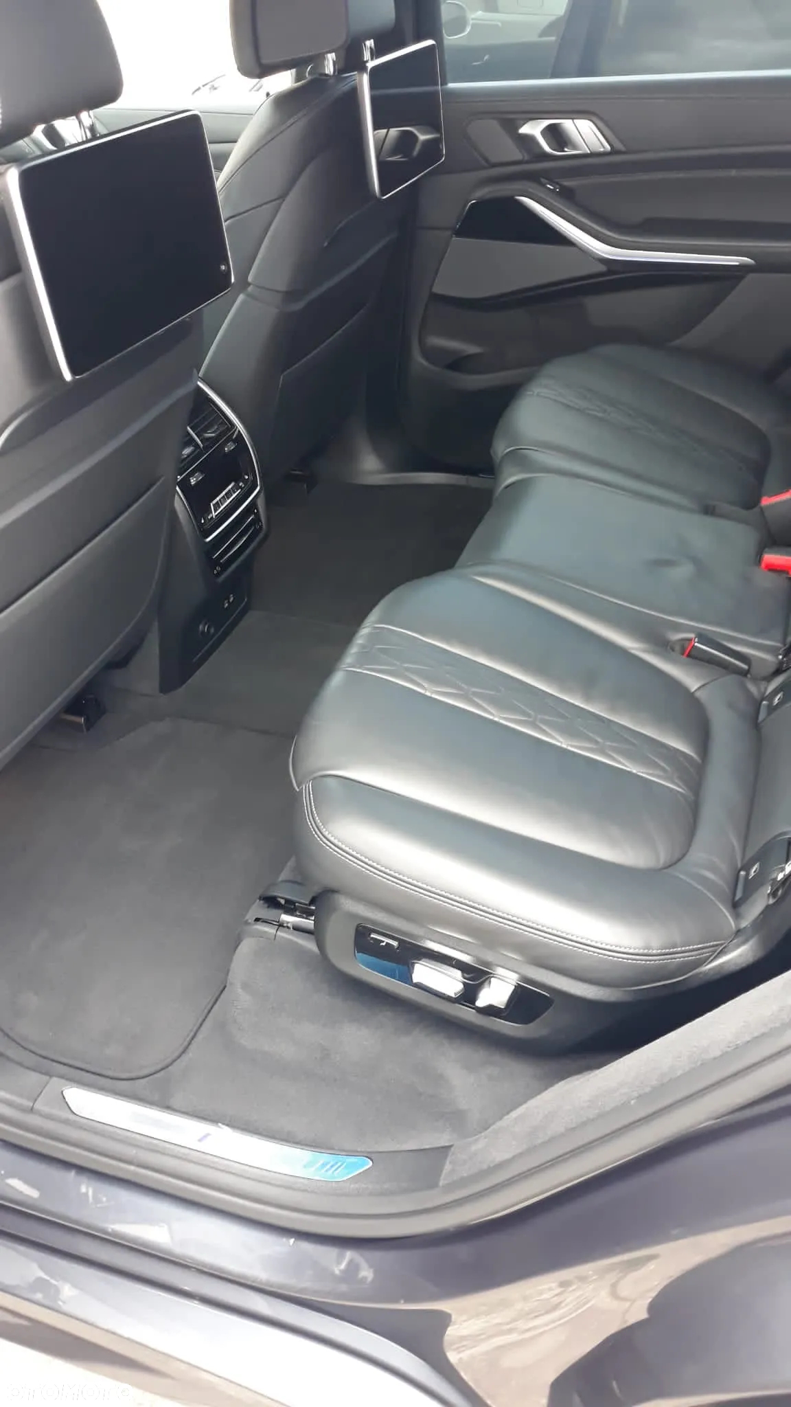 BMW X7 M50d sport - 9