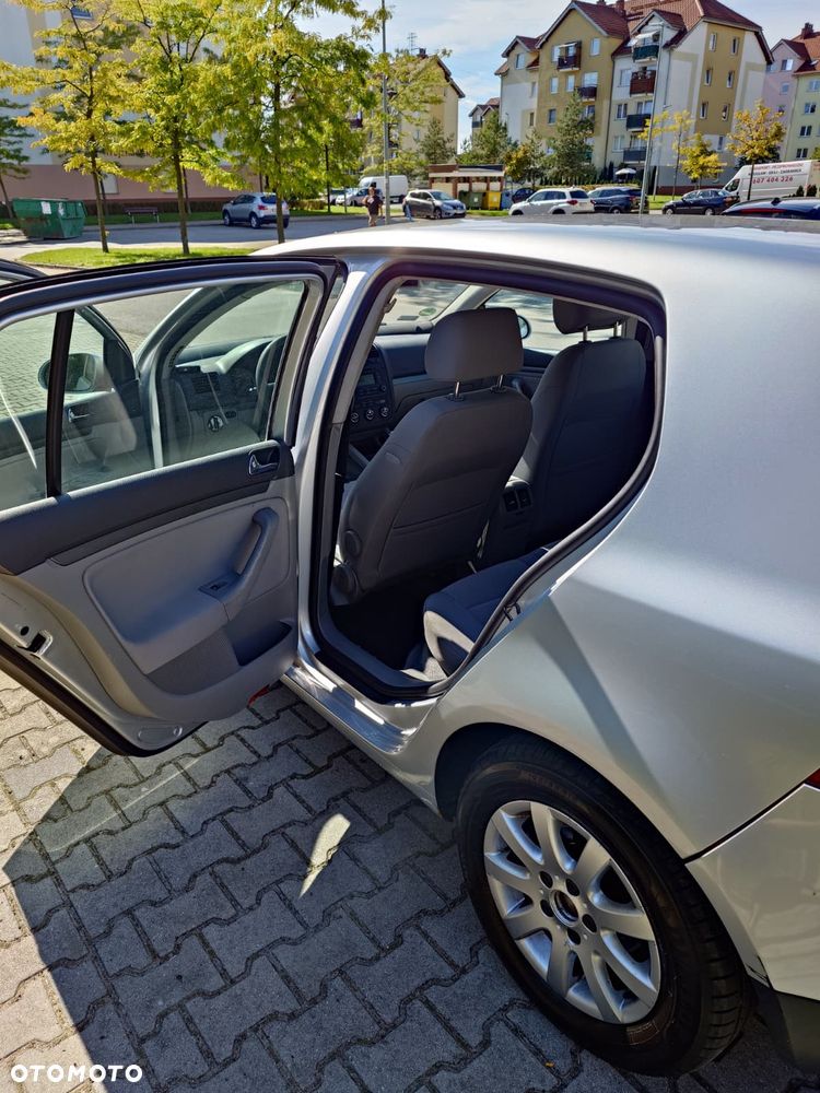 Volkswagen Golf 1.6 FSI Comfortline - 11