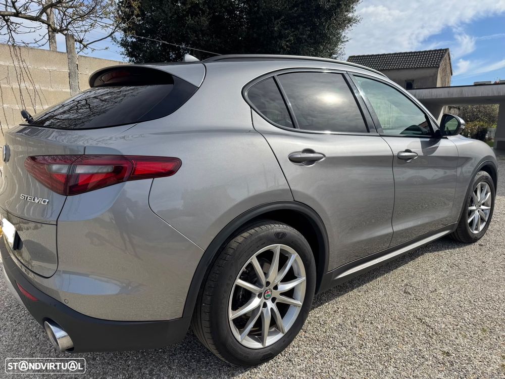 Alfa Romeo Stelvio 2.2 D Super AT8 - 4