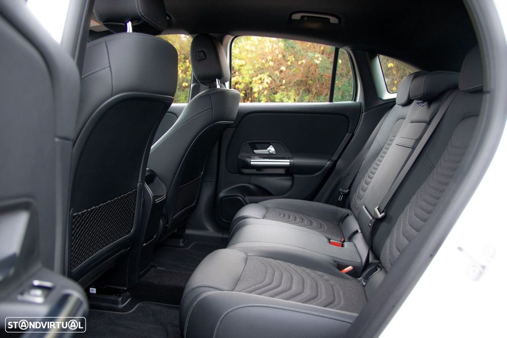 Mercedes-Benz EQA 300 4Matic Progressive - 29