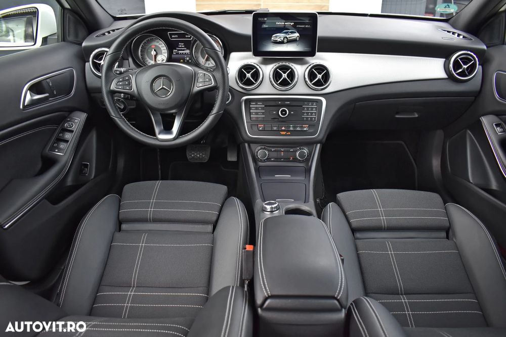 Mercedes-Benz GLA 200 7G-DCT Urban - 13