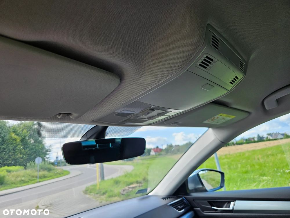 Skoda Superb 2.0 TDI Ambition DSG - 18