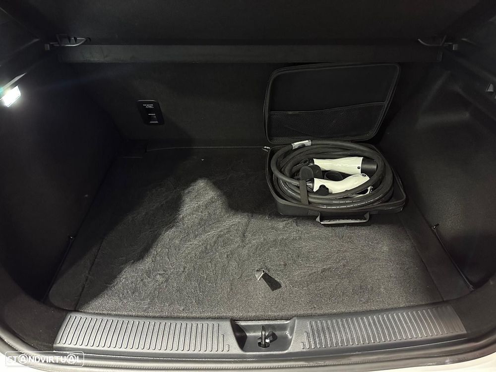 MG MG4 64 kWh Luxury - 48