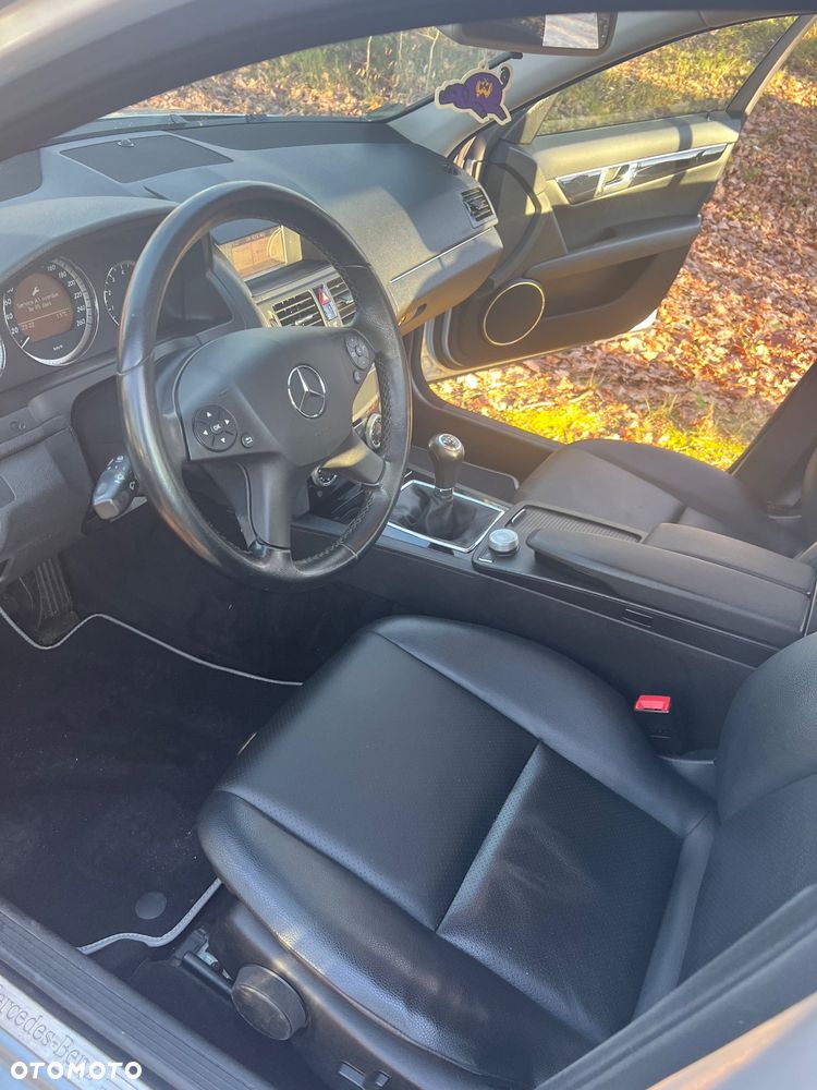 Mercedes-Benz Klasa C 180 Kompressor BlueEFFICIENCY Elegance - 39
