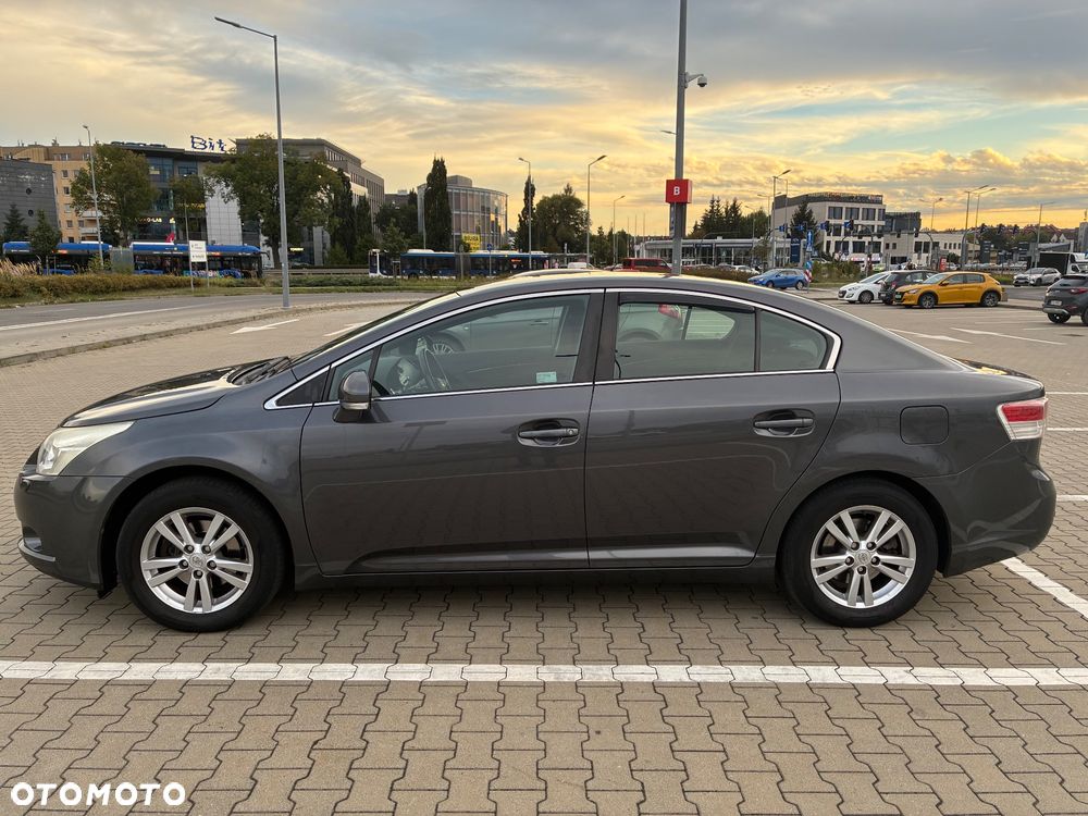 Toyota Avensis 1.8 Sol MS - 4