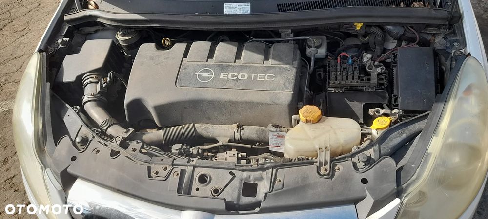 ZDERZAK tylny OPEL CORSA D - 9