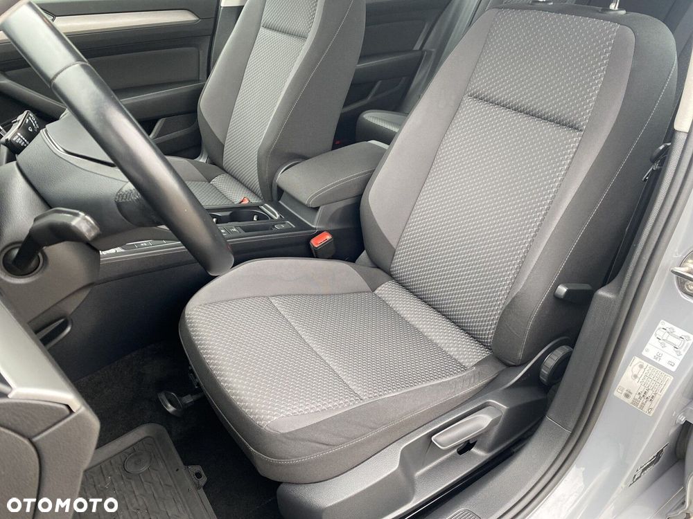 Volkswagen Passat - 10