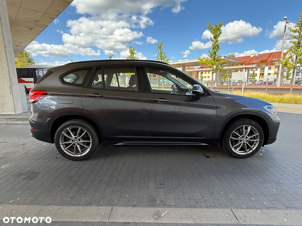 BMW X1 xDrive20i GPF Sport Line - 9