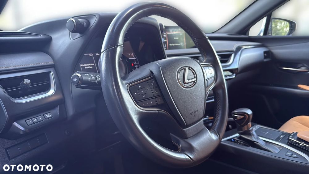 Lexus UX 250h Elegance 2WD - 27