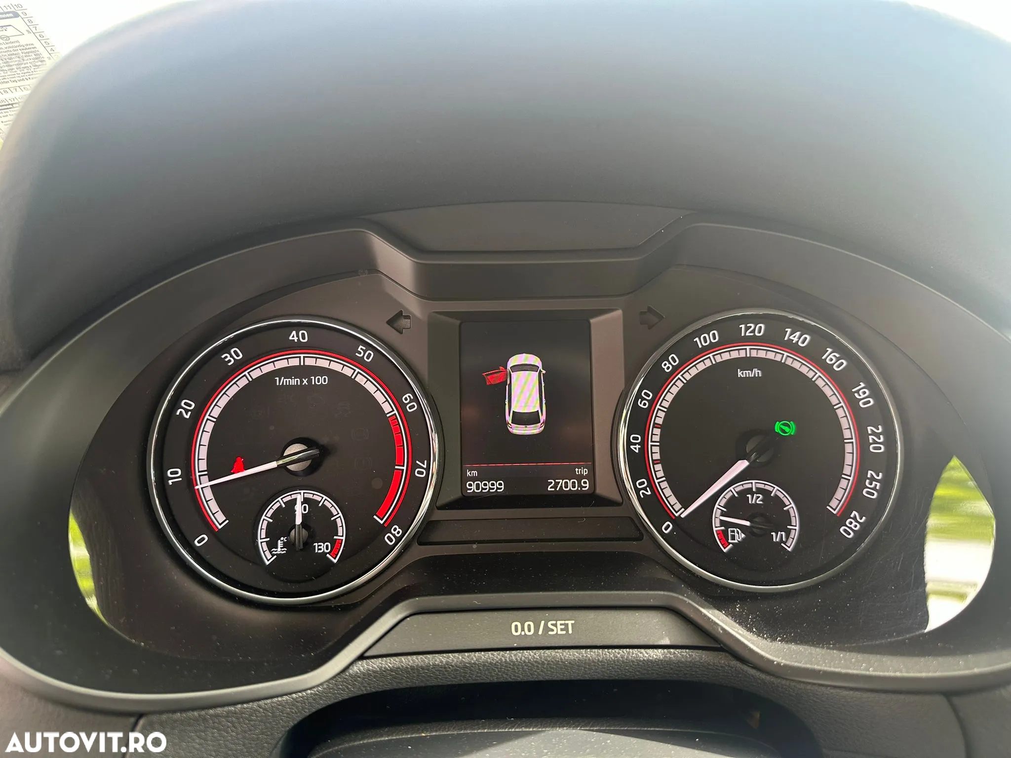 Skoda Octavia Combi 2.0 TSI DSG RS - 6