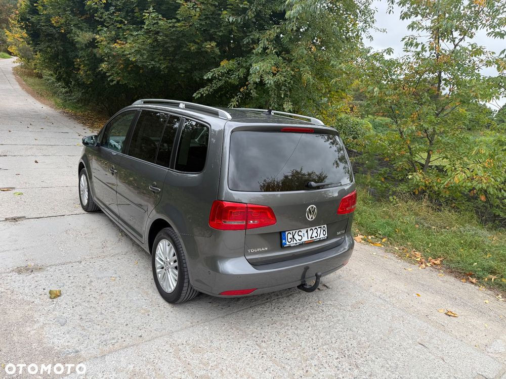 Volkswagen Touran - 22