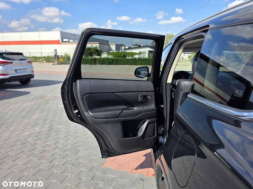 Mitsubishi Outlander 2.0 Instyle Navi CVT - 9