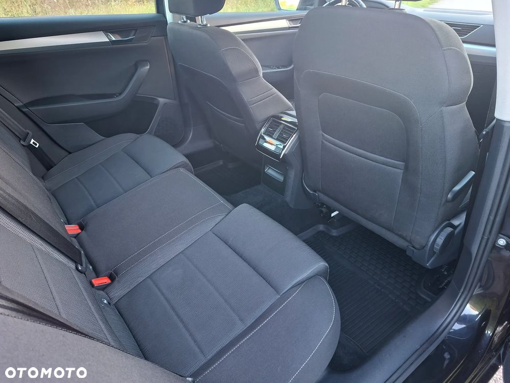 Skoda Superb 2.0 TDI SCR Ambition DSG - 21