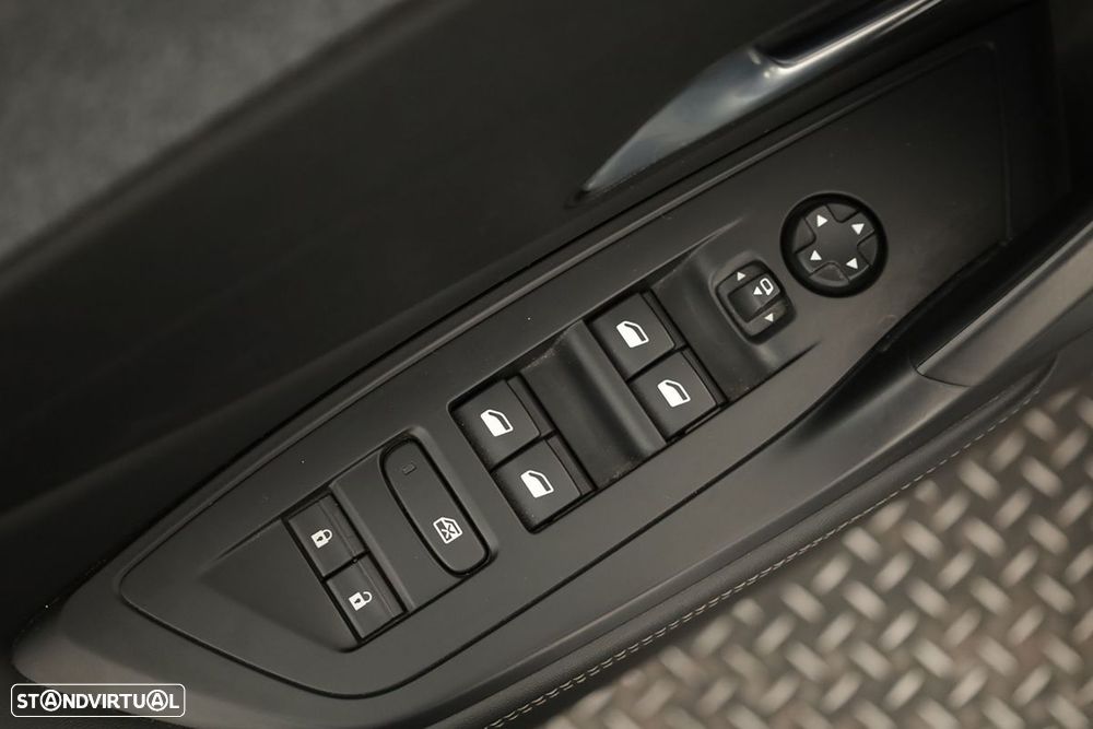 Peugeot e-308 54 kWh Allure - 19