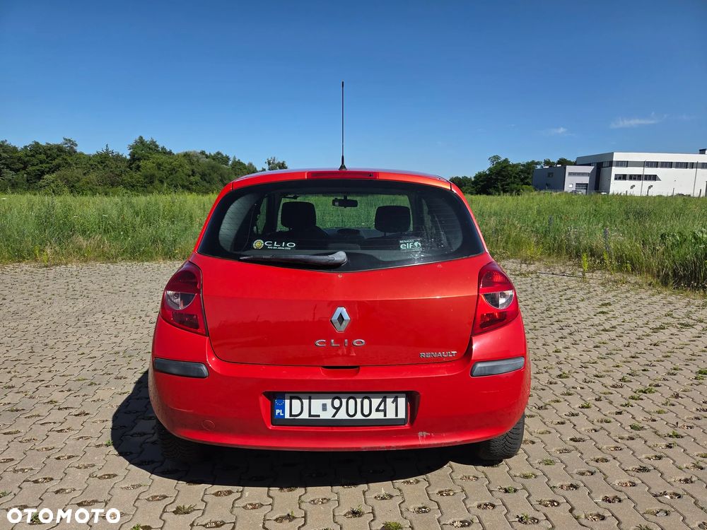 Renault Clio 1.2 16V Dynamique - 9