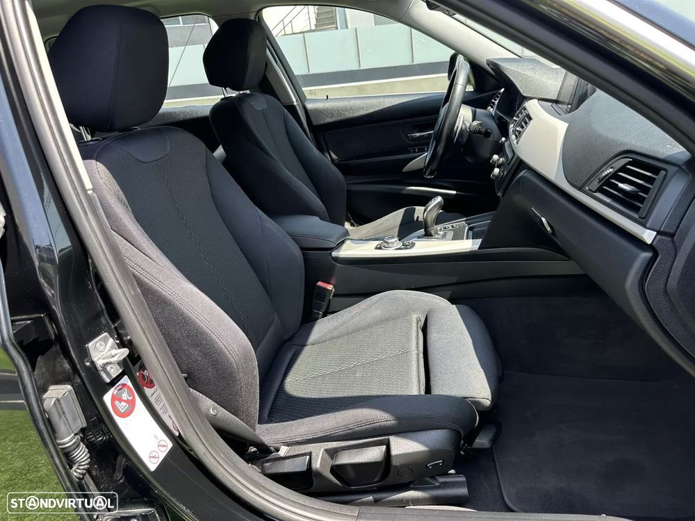 BMW 320 d Aut. Sport Line - 37