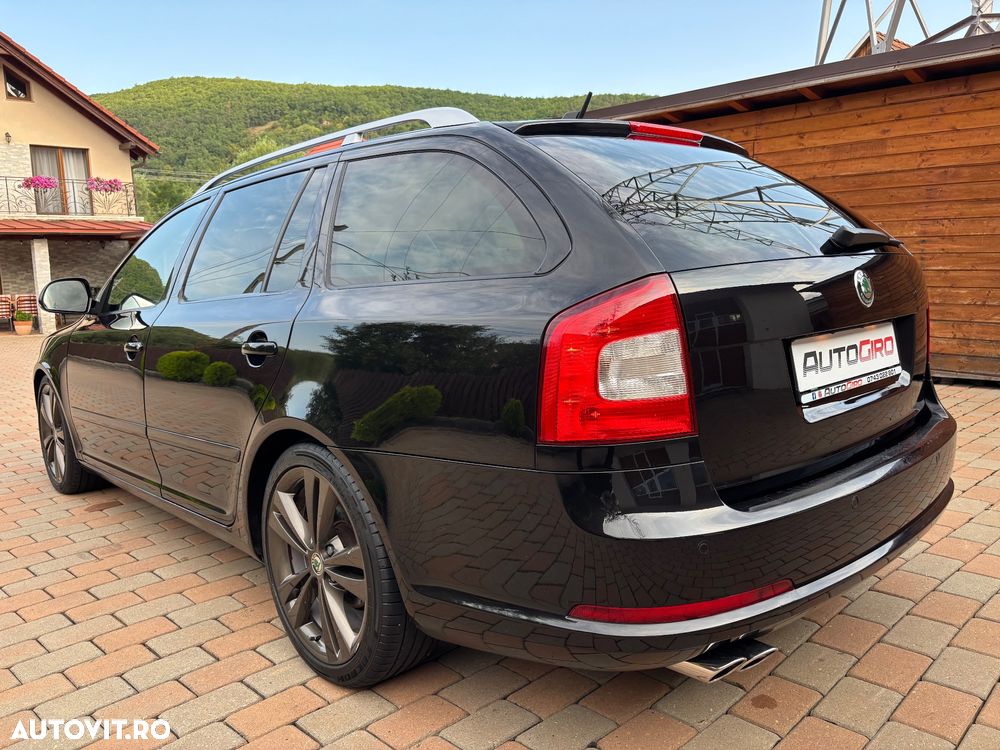 Skoda Octavia Combi 2.0 TDI RS - 4