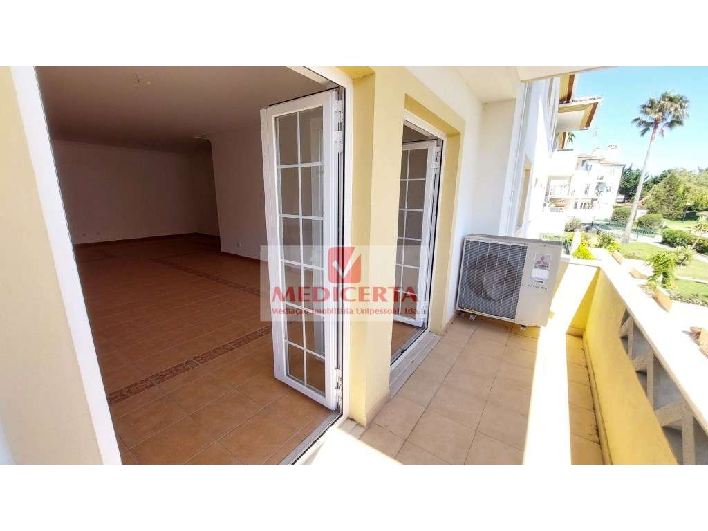 Beloura - T4 - c/ 2 Suites - Condomínio com piscina - Grande imagem: 2/21