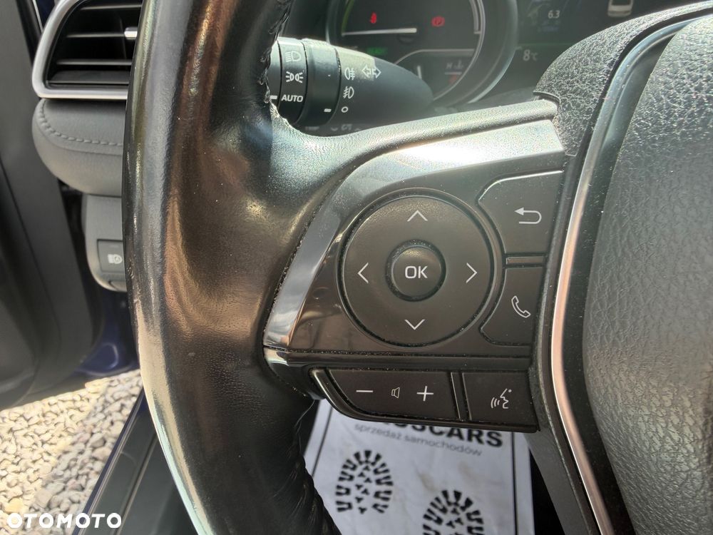 Toyota Camry 2.5 Hybrid Comfort CVT - 22