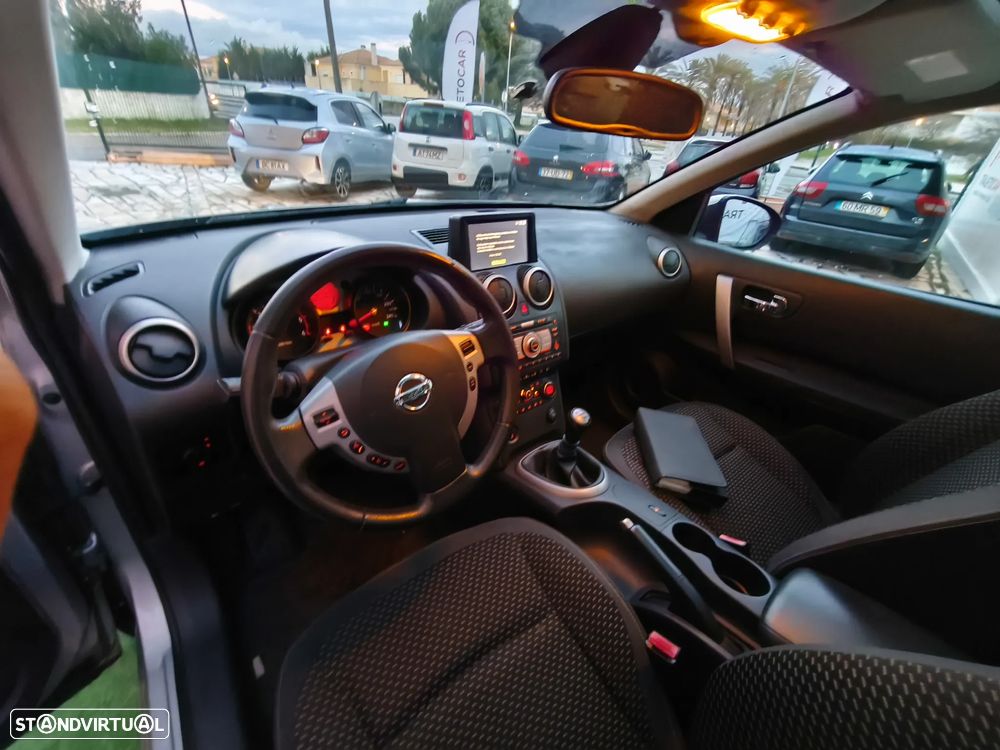 Nissan Qashqai 2.0 dCi Backstage NAVI FPD - 11