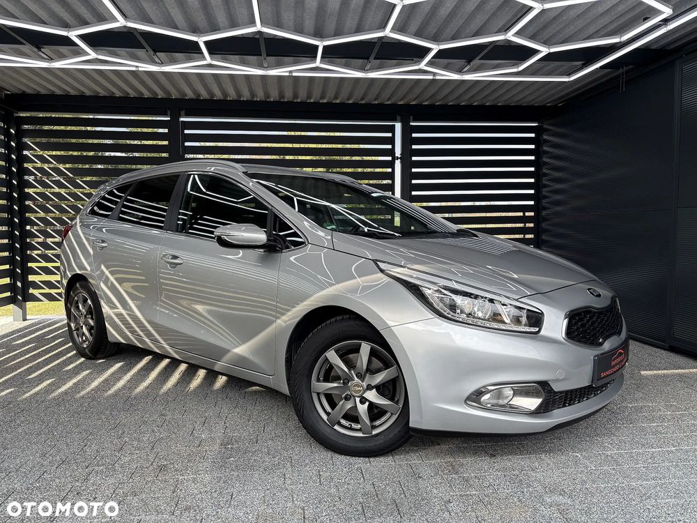 Kia Ceed 1.6 GDI Dream Team Edition - 21