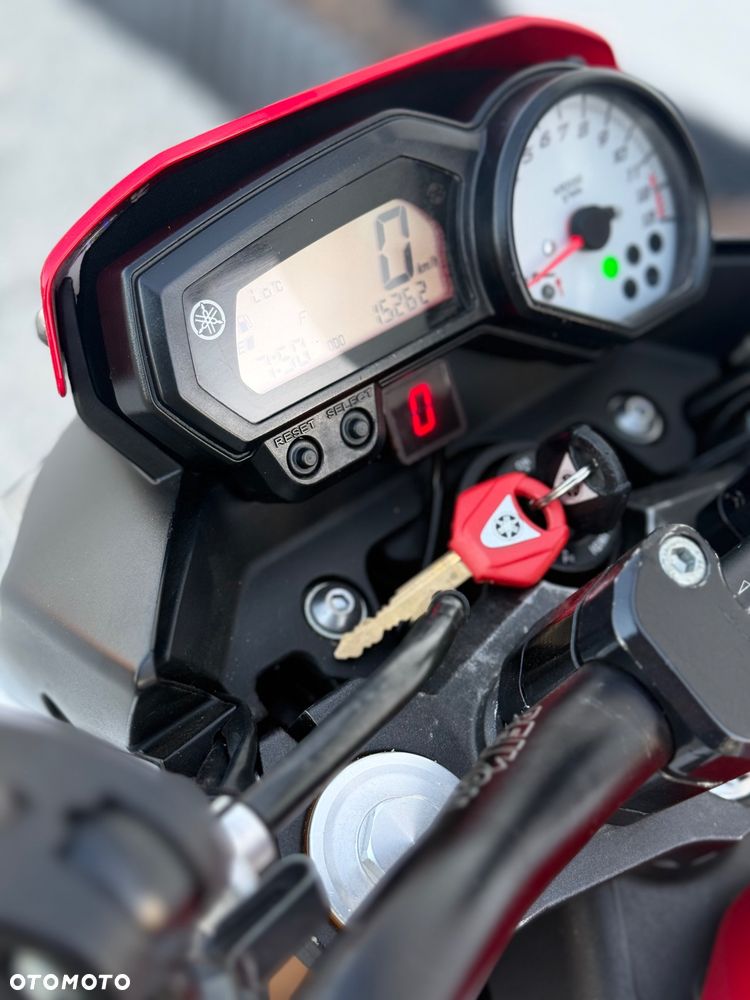 Yamaha FZ8 - 16
