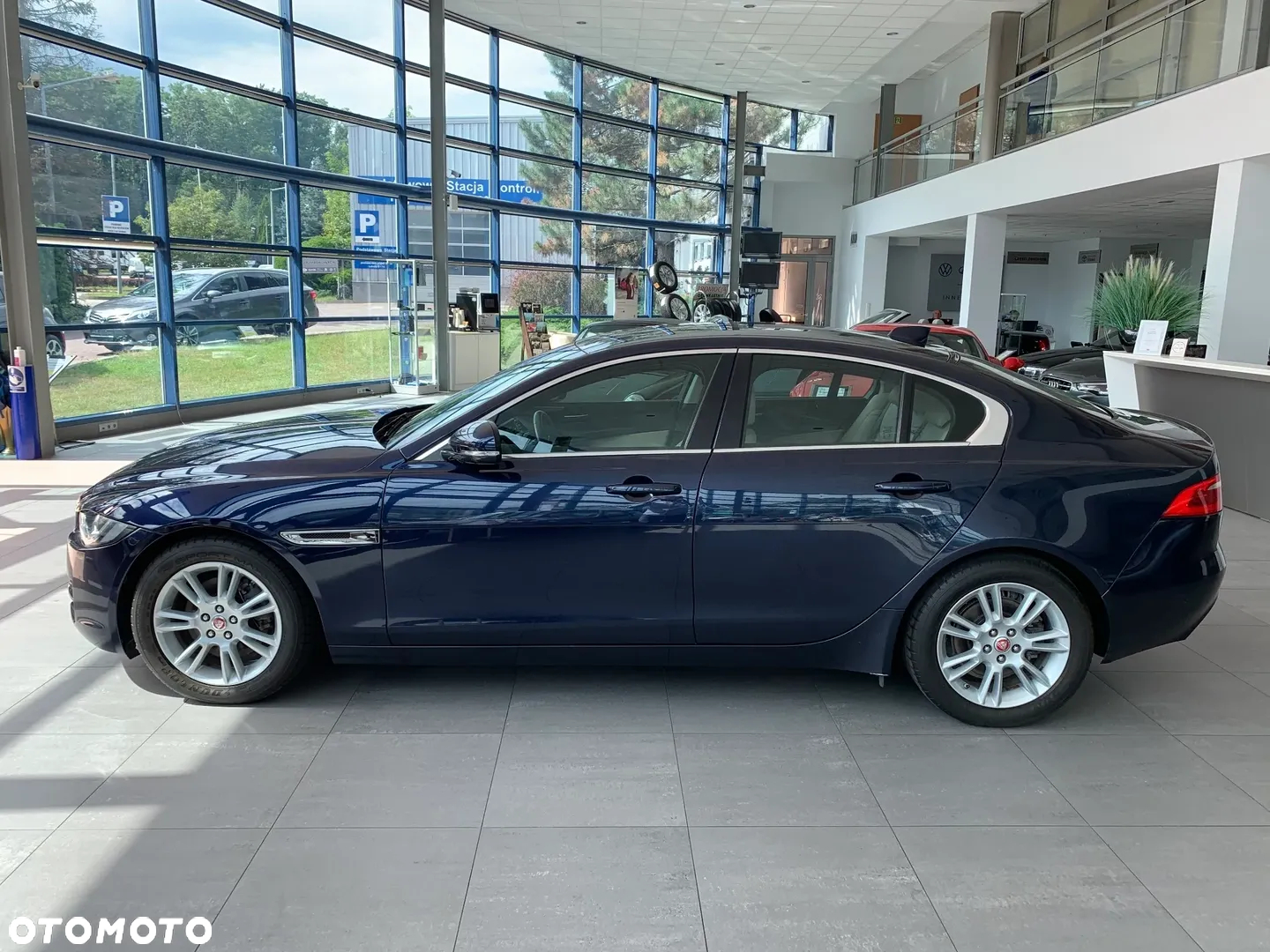 Jaguar XE 2.0 D Prestige - 3